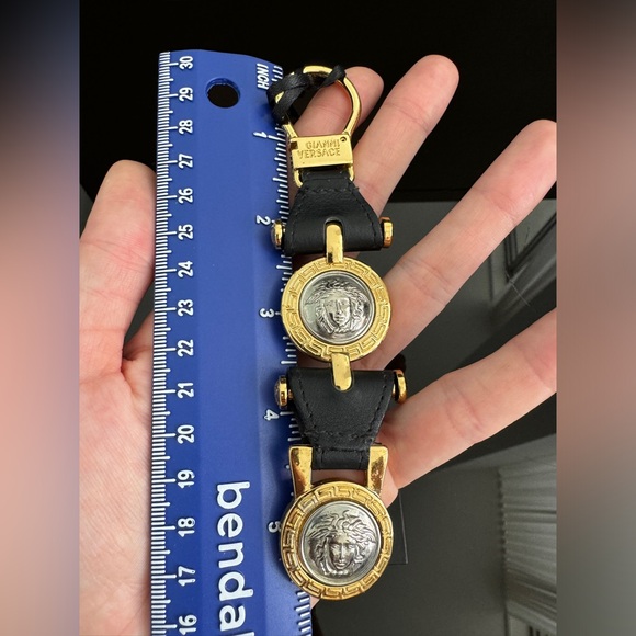 LOT 1435 24K gold plated Versace key ring - Picture 15 of 15